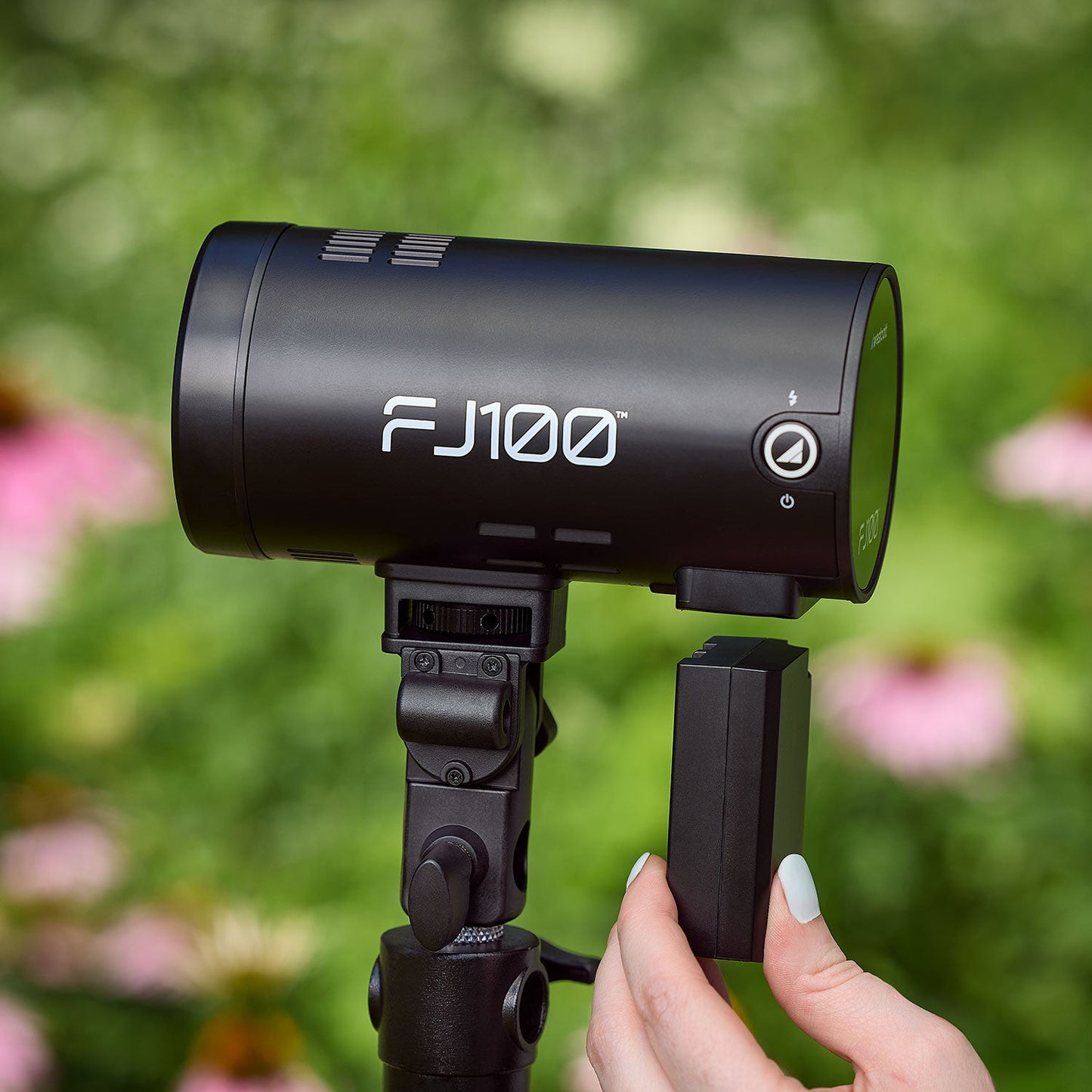 Westcott FJ100 Touchscreen Strobe with FJ Mini AC/DC Battery (100Ws)