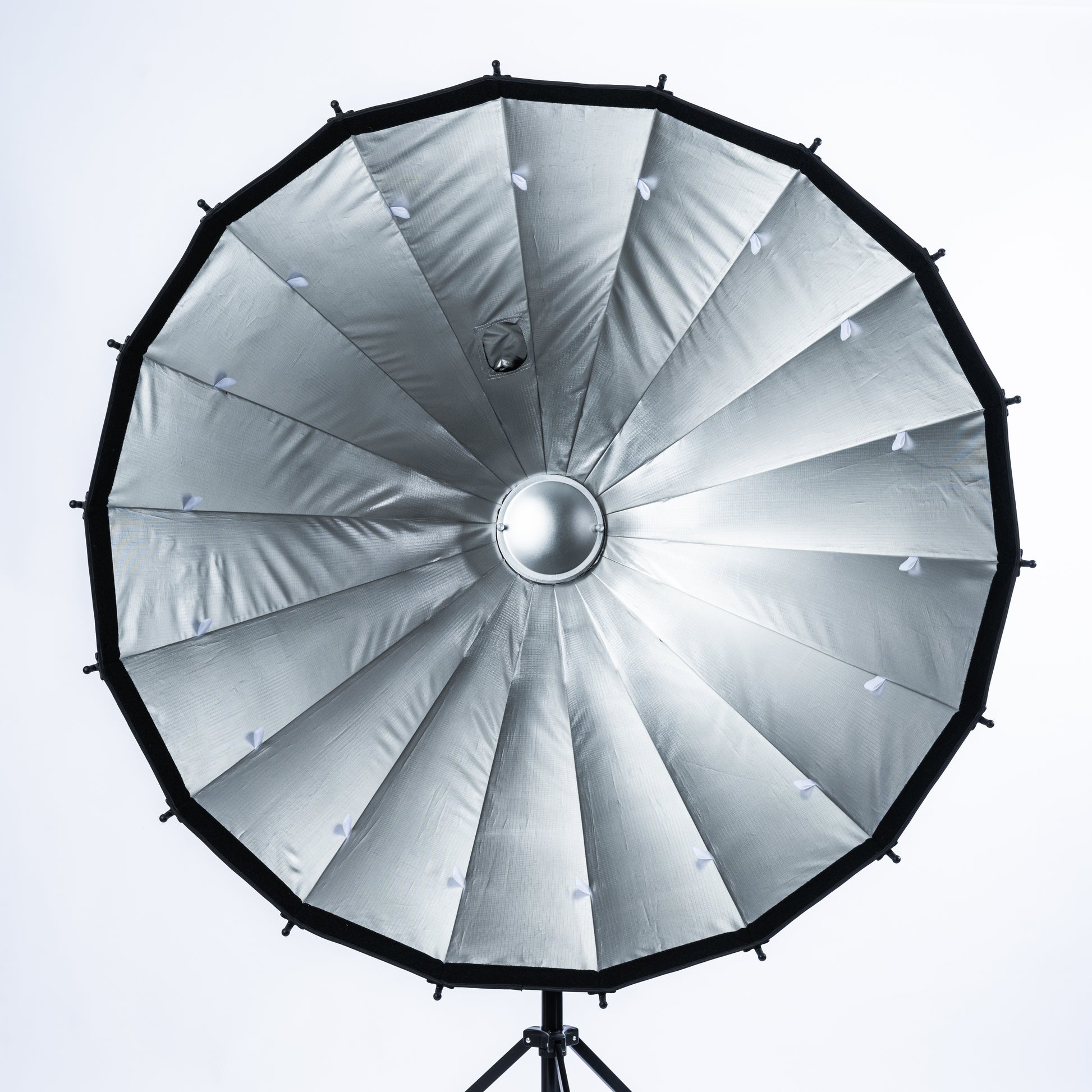 Cheetahstand QPB48 Softbox With Reflector Dish Installed